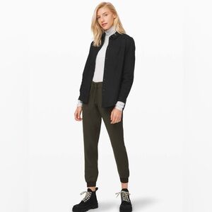 Lululemon EUC Full Day Ahead Funnel Shirt Black Size 4 S Relaxed Fit Button Down